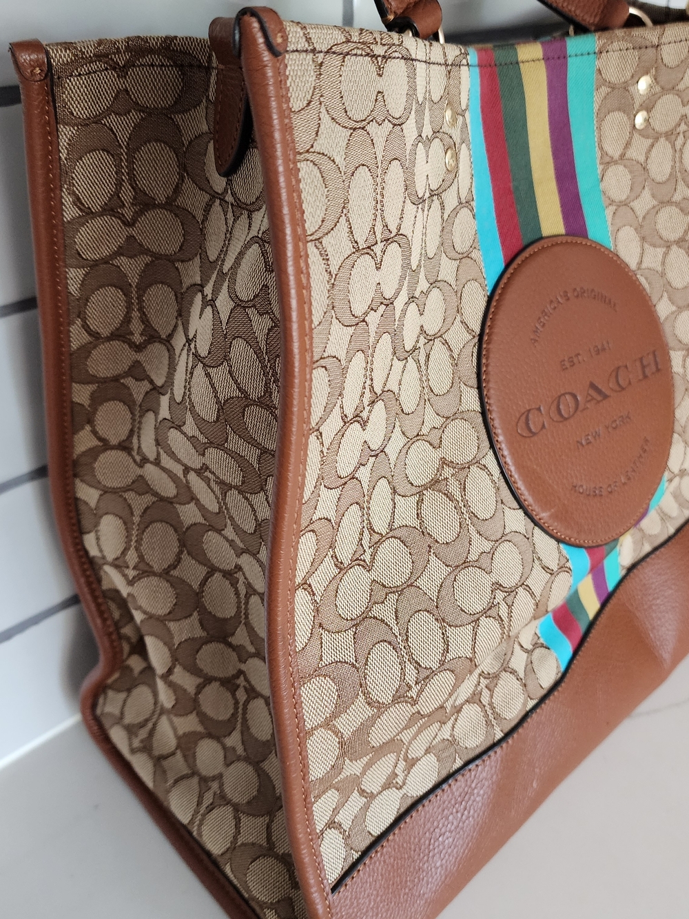 Coach Dempsey Tote 40 - Signature Jacquard Stripe & Leather Patch - Picture 3 of 16
